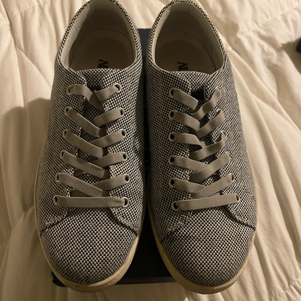 Aureus Black and White Casual Sneakers